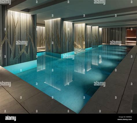 Spa Pool Ten Trinity Square Four Seasons Hotel City Of London