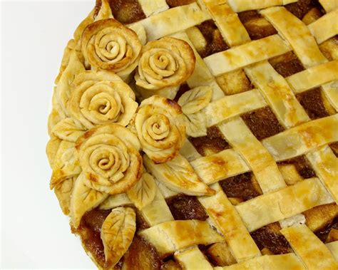 video   apple pie  diamond lattice top  pie crust roses
