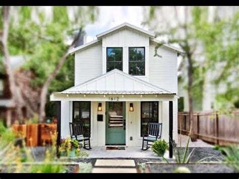tiny cottage   story modern  square foot small house design ideas  home