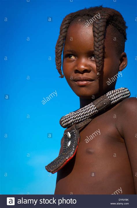 Laden Sie Dieses Alamy Stockfoto Himba Mädchen Mit Ethnischen Frisur
