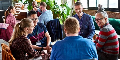 networking courses build  professional network futurelearn