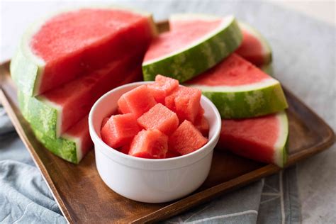 cut  watermelon