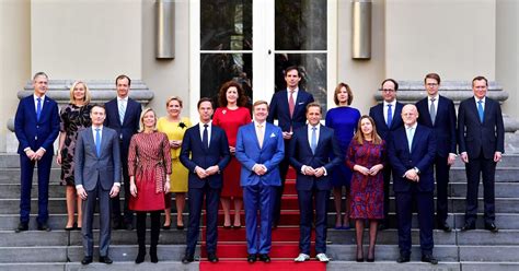 langste formatie ooit achter de rug nieuwe nederlandse regering door willem alexander beedigd