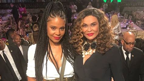 watch access hollywood interview what drama beyoncé s mom buddies up