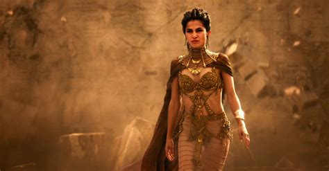 elodie yung nue dans gods of egypt