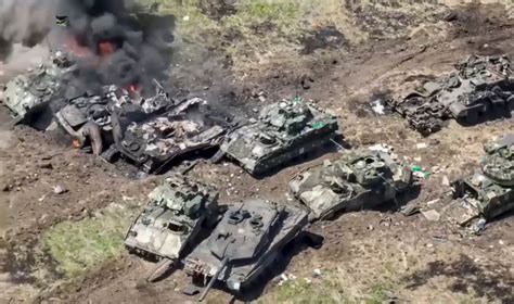 ukraine loses    armored vehicles group   kyivs forces  gain territory