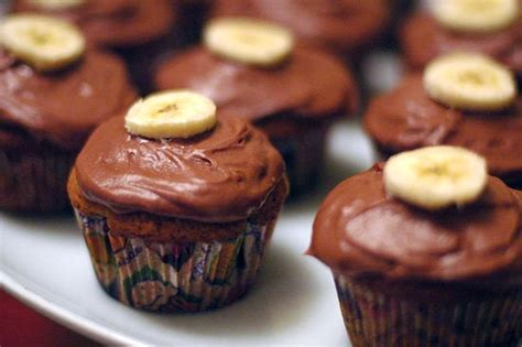 chocolate banana cupcakes with dulce de leche filling cupcake recipes