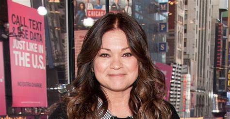 Valerie Bertinelli Hairstyles Pictures Wavy Haircut
