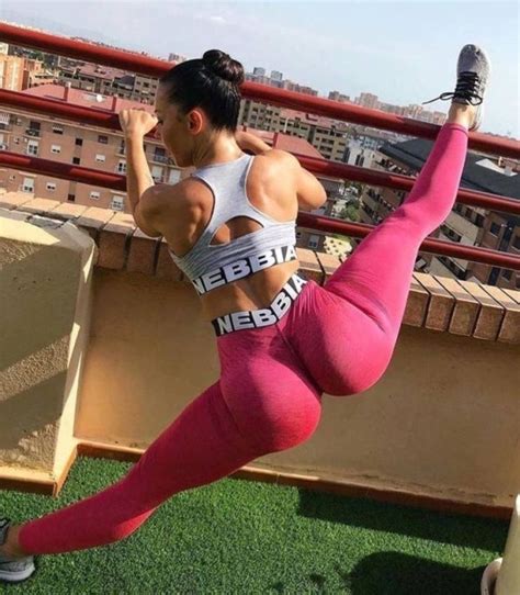 Girls In Yoga Pants 61 Pics