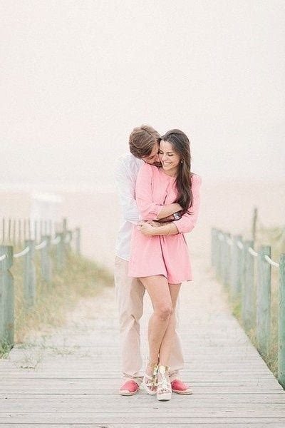 These 30 Cute Married People Hugging Pictures Will Melt