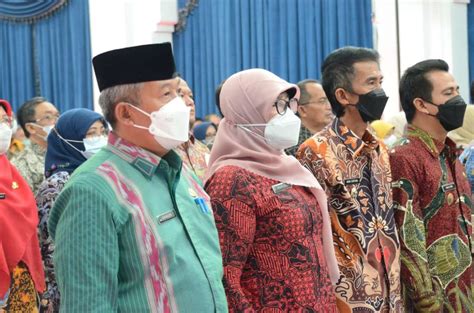 sekda  ketua tp pkk kabupaten bogor hadiri jabar stunting summit
