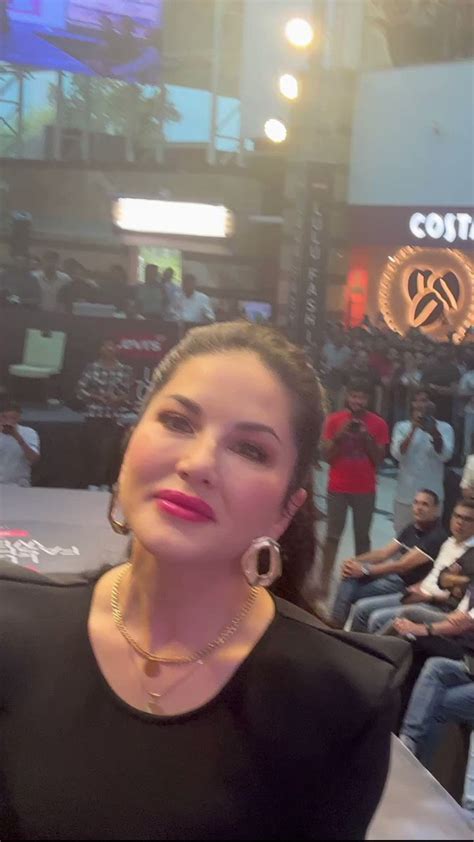sunny leone on twitter thank you so much kochi and lulumall for all