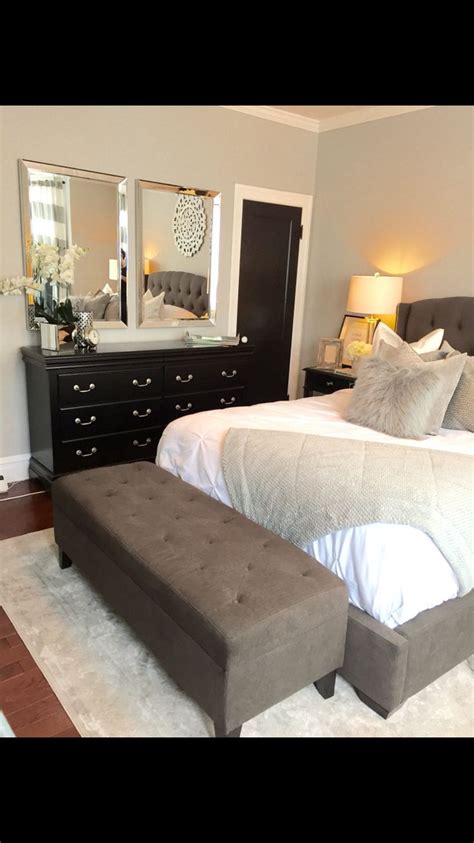 gray bench master bedroom pinterest room decor bedroom decor modern