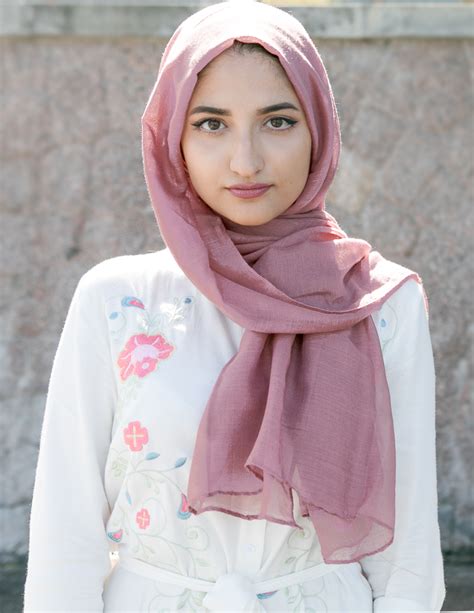 hijab alila dusty pink typo hijabs