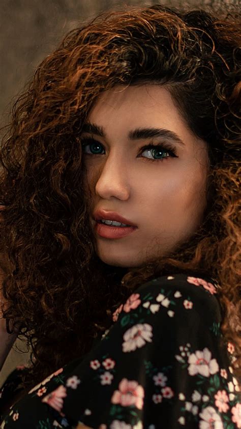 750x1334 Woman Model Gorgeous Curly Hair Wallpaper Curly Hair