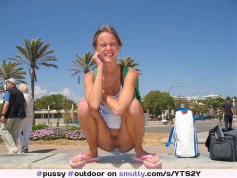 Outdoor Flashing Pussy