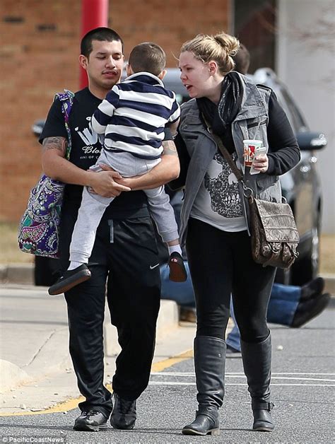 Teen Mom 2 S Kailyn Lowry Steps Out After Revealing She Is