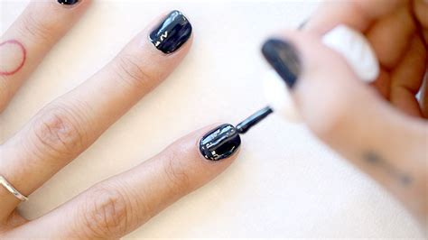 21 Things You Absolutely Must Know About Painting Your Nails