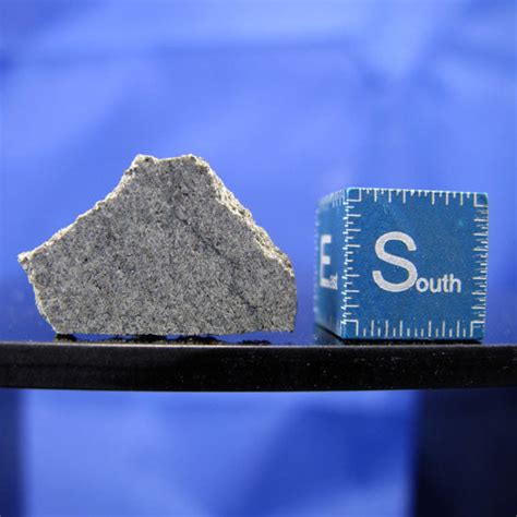 mars meteorite nwa  shergottite  shock melt vein  sal raining rocks