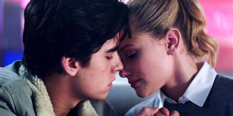 lili reinhart and cole sprouse are reportedly dating irl riverdale couple bughead is real rumor