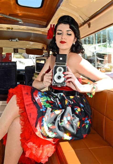 Pin Up Girl With Classic Camera Stock Foto Afbeelding