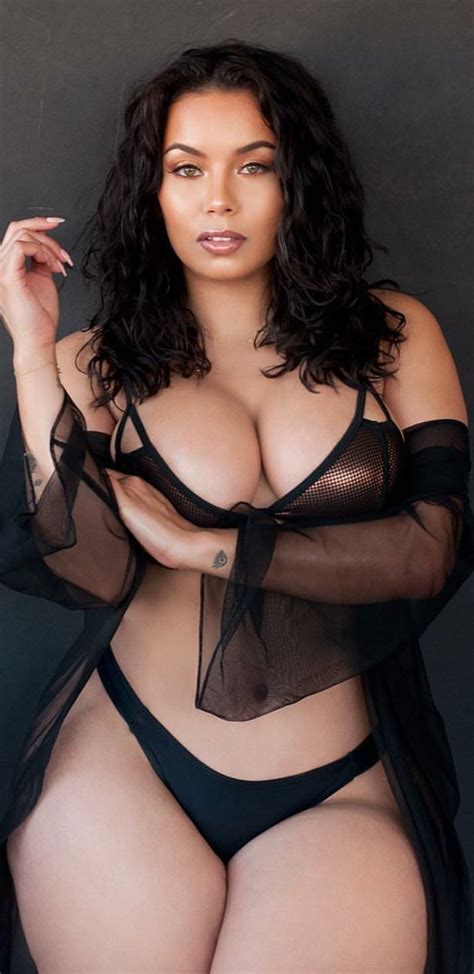 Hot American Curves Sexy Latina Curvy Woman 2 Hot Girl