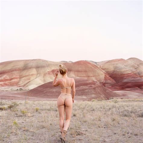 sara jean underwood nude and sexy 25 photos 5 s and video thefappening