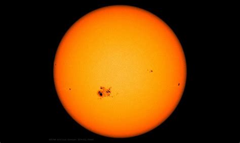 Largest Sunspot In More Than 20 Years Facing Earth The Washington Post