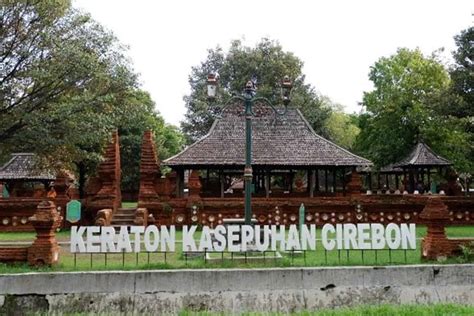 tempat wisata sejarah peninggalan kerajaan cirebon