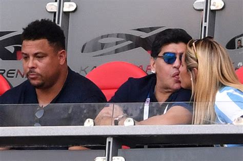 ronaldo reaction to maradona s steamy kiss with girlfriend goes viral