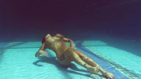 Heidi Van Horny With Huge Tits Underwater Xhamster
