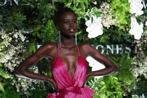 who is adut akech 19 year old beats gigi hadid to win coveted model of the year title the