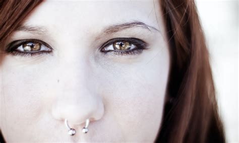 how to know if your septum piercing is infected or still healing — photos