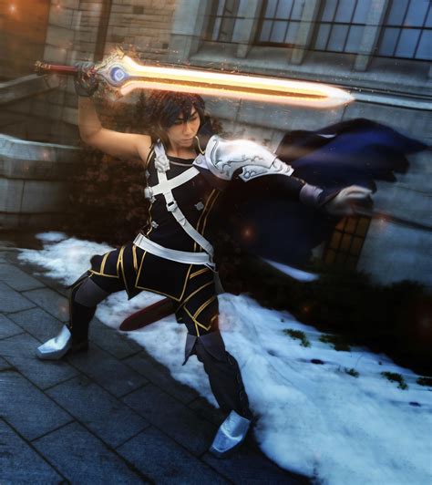 just wanted to share my chrom cosplay with the exalted falchion yes