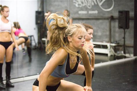 beyonce s choreographer danielle polanco checks out siberia s twerking