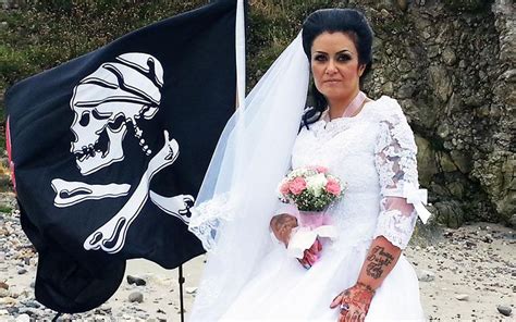 irish woman splits with 300 year old pirate ghost husband