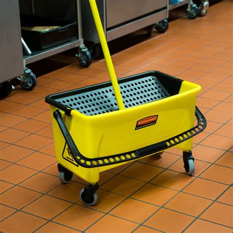 rubbermaid    touch microfiber mop bucket fgqyel