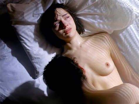 Amanda Ryan Topless Sex Scene From The Hunger Scandal