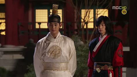 Review The Moon That Embraces The Sun The Fangirl Verdict