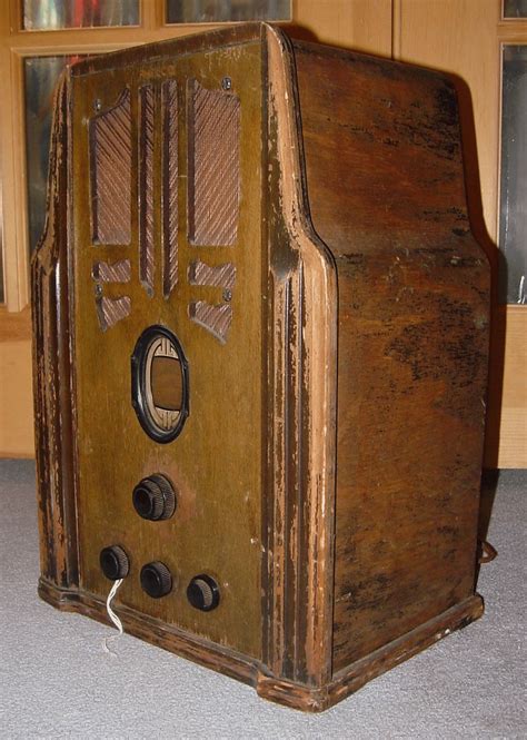 philco model  tombstone radio