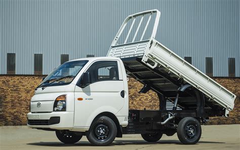 versatile hyundai  tipper  light work   heavy load car insurance