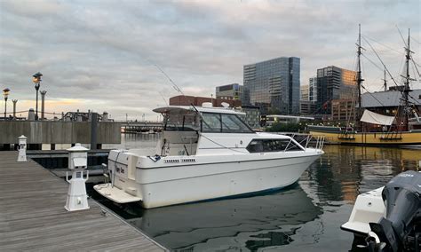 ft bayliner cierra motor yacht  rent  boston massachusetts