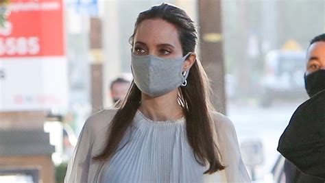 Angelina Jolie Has Been Wearing This 5 Face Mask Get It Now