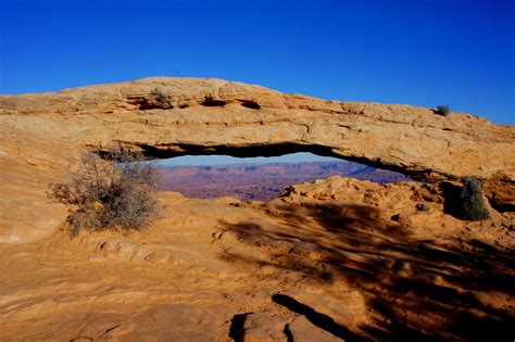 Mesa Arch Trail Canyonlands National Park Ut Live And