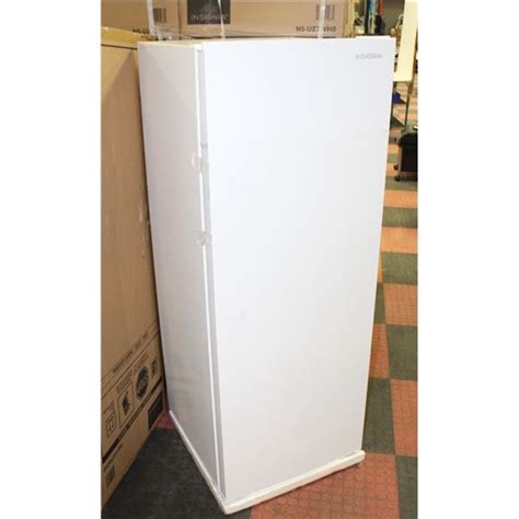 new insignia 7 cubic ft upright freezer