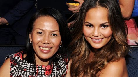 Chrissy Teigen’s Mom Becomes A U S Citizen With Luna’s Help Sheknows