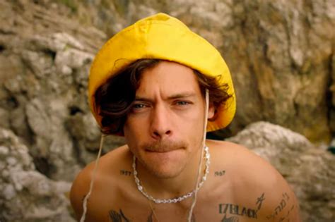 the little mermaid movie twitter reacts to news that harry styles isn