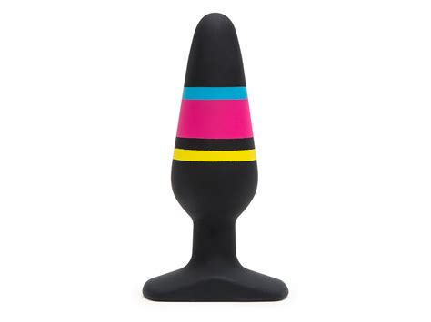 yas kween there s a new line of broad city sex toys
