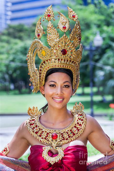 Thai Woman In Traditional Dress Photograph By Fototrav Print