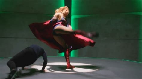 supergirl melissa benoist upskirt